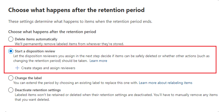 Configuración de retención de una etiqueta que incluye revisión de eliminación.