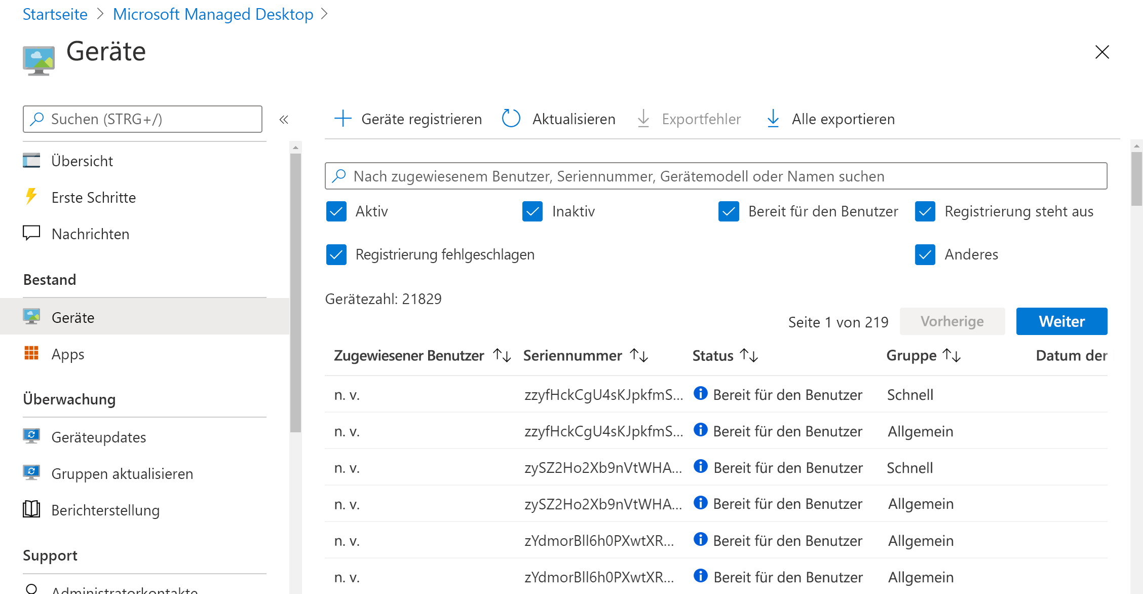 Geräteansicht mit einer Liste der Geräte und zugehörigen Details. Kontrollkästchen am oberen Rand wählen Filter für Aktivität, Registrierung status aus. Darüber befindet sich ein Suchfeld. Registerkarten oben zum Registrieren neuer Geräte, Aktualisieren der Ansicht, Exportieren von Fehlern und Exportieren der Daten.