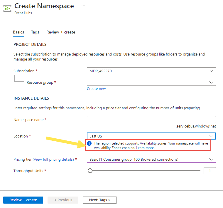 Screenshot: Seite „Namespace erstellen“ mit einer Region mit Verfügbarkeitszonen