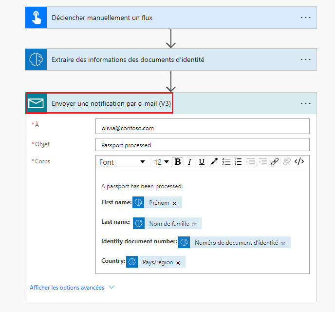 Capture d’écran d’un connecteur Envoyer un e-mail dans un tableau rempli dans une étape d’extraction d’informations déclenchée manuellement dans un flux.